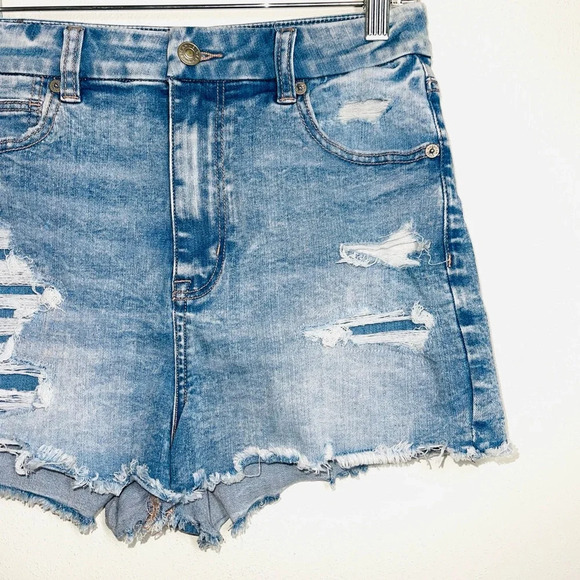 American Eagle Curvy Light Wash Distressed High Rise Denim Shorts 8 Women’s - Picture 4 of 13